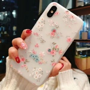 NEW iPhone 7/8 Floral Case